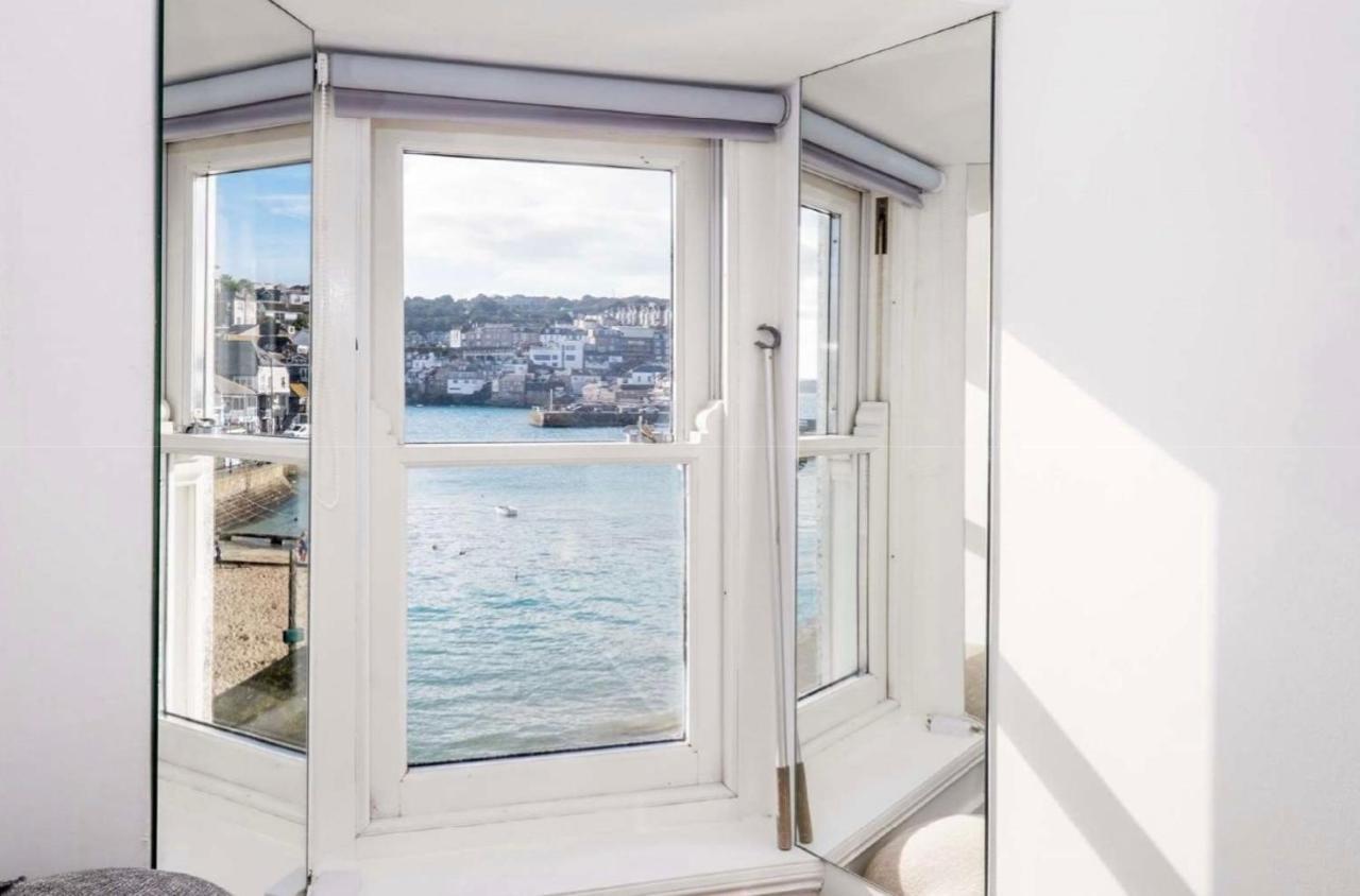 Eias - Harbour Front Apartment With Fantastic Views St Ives  Exterior photo